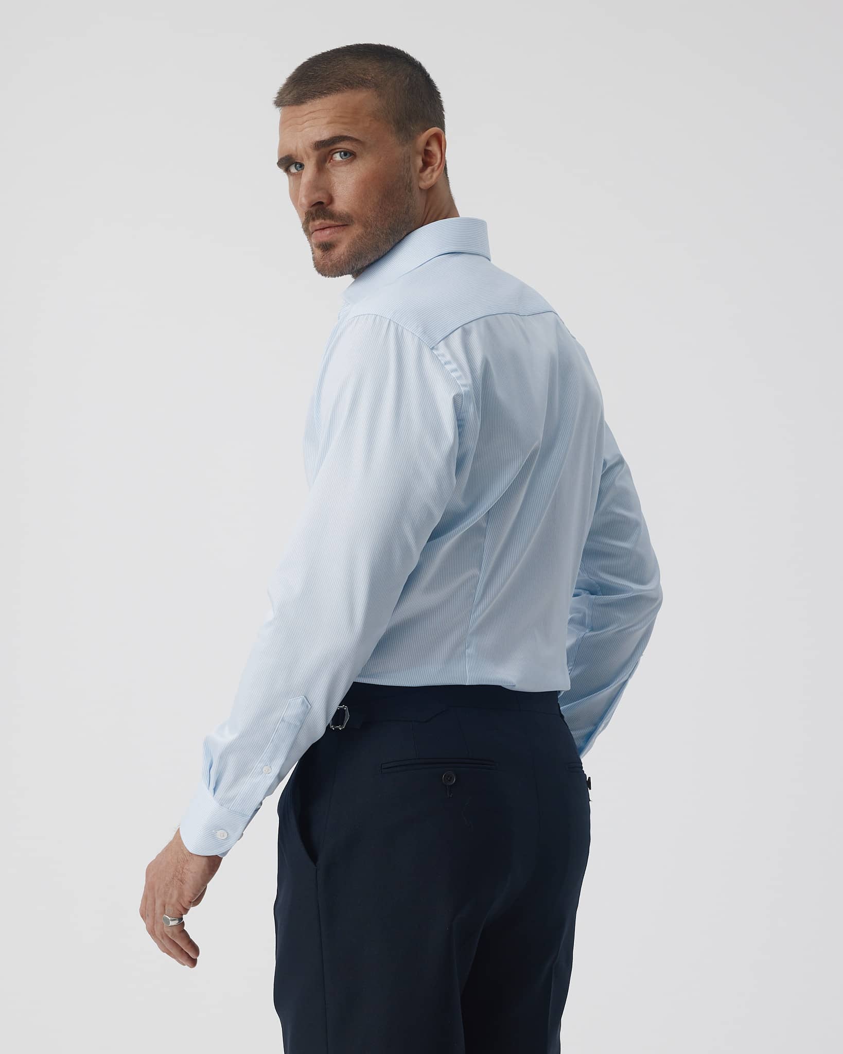 The Lawyer 4.0 | Hellblauer Streifen