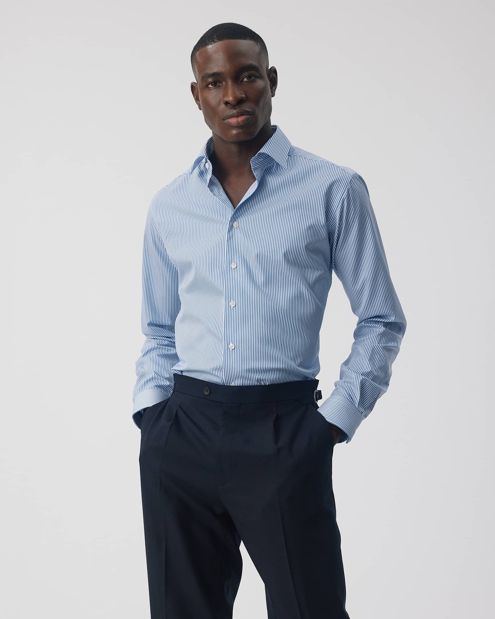 info_Model: 193 cm/84 kg in Slim L Long (41-42)