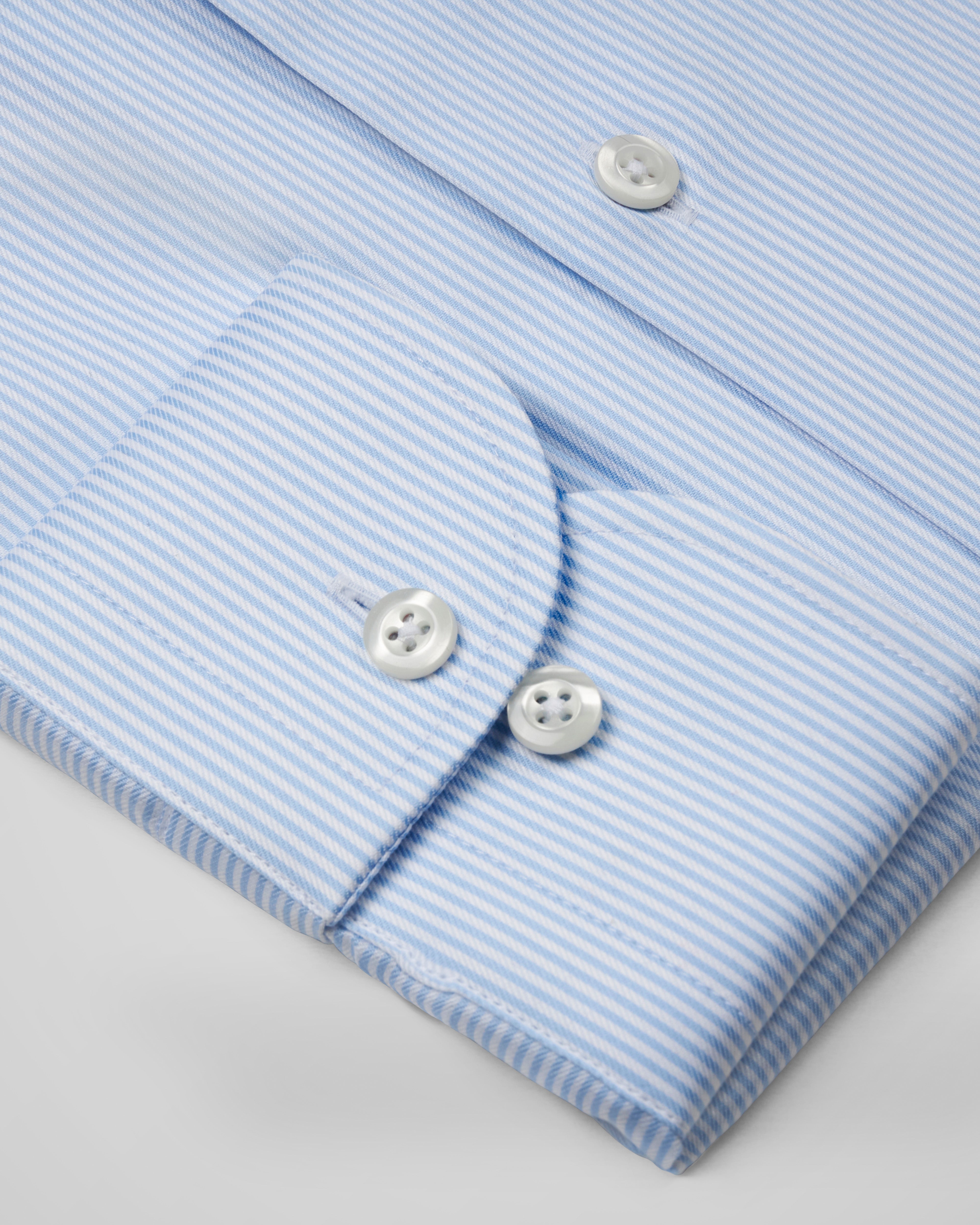 The Lawyer 4.0 | Hellblauer Streifen